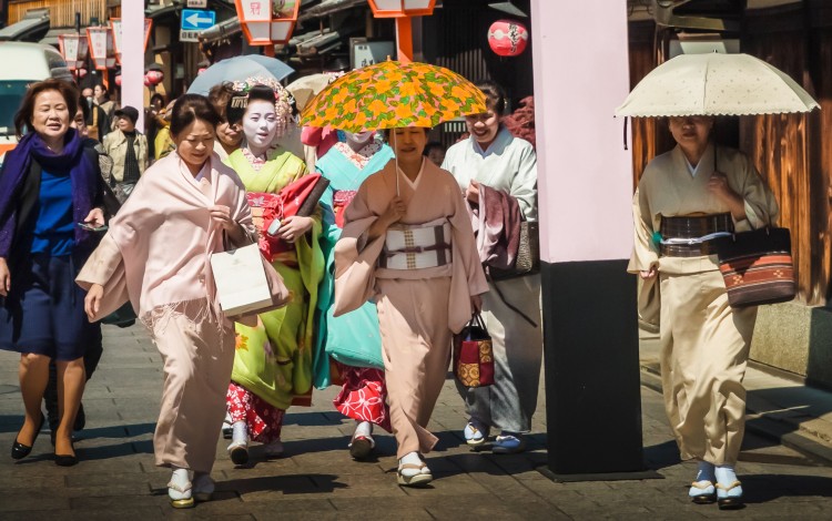 Gion, Kyoto\'s geisha district, is frequently inundated with tourists.