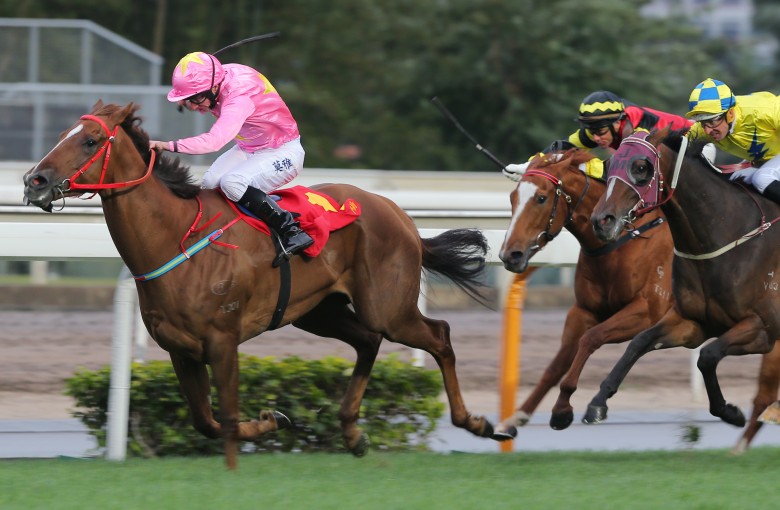 Race 10, Sun Jewellery, ridden by Ryan Moore, won the Hong Kong Classic Mile (HK Group 1, 1600m) at Sha Tin. 24JAN16