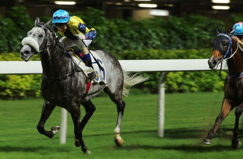 Race 4, Kitaya, ridden by Jack Wong, won the class 4 over 1650m at Happy Valley on 01Jun16.