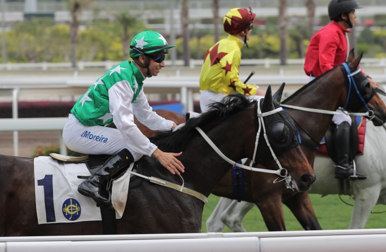 Joao Moreira and Pakistan Star return to scale after being beaten by Southern Legend. Photo: Kenneth Chan