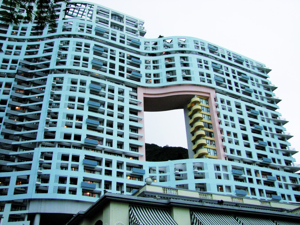 Why Does That Building in Repulse Bay Have a Hole in It? | South China