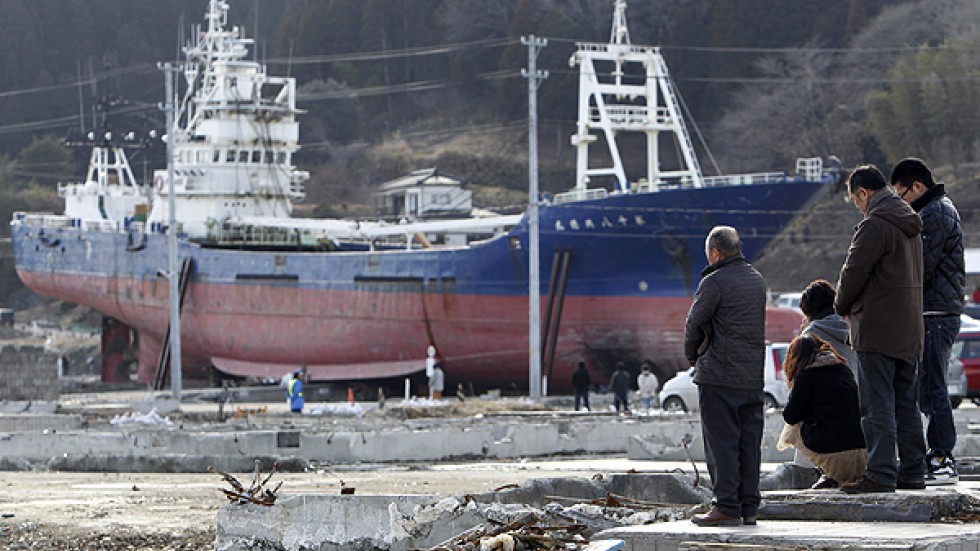 Japanese town votes to scrap fishing boat marooned by tsunami | South