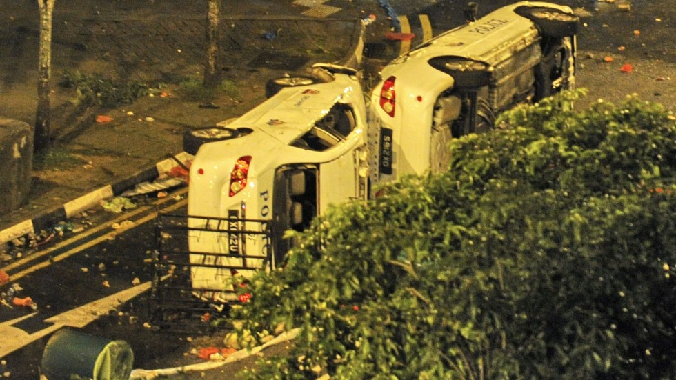 singapore-crime-riot-unrest_ros1324_39738409.jpg