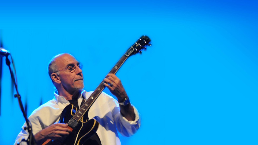 Larry Carlton returns to Hong Kong with his legendary jazz solos