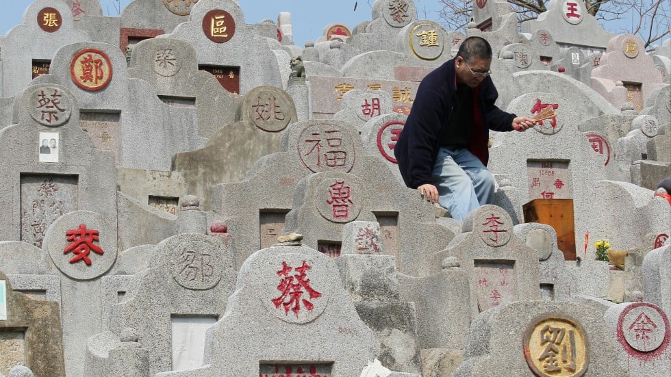 Ching Ming Grave-sweepers Enjoy A More Costly Festival In Hong Kong ...