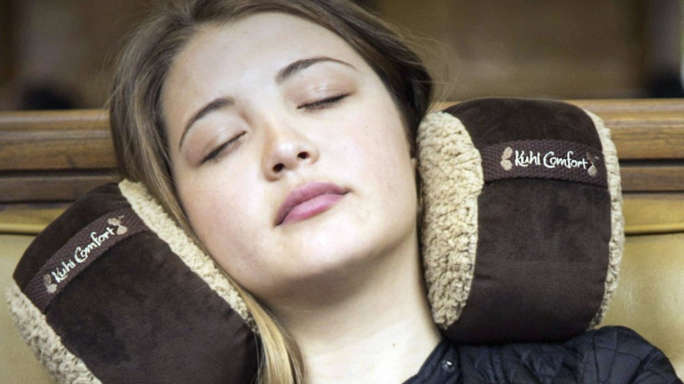 How To Survive A Long Haul Flight The S And Gear You Need The Kuhi Comfort Travel Pillow