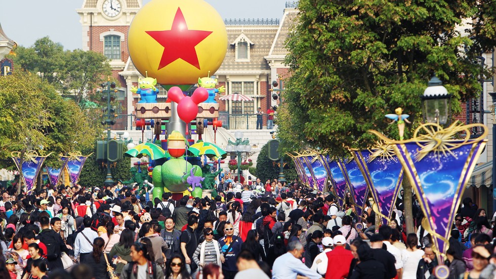 hong kong actor dickson as hong kong disneyland turns 10 a look back at park s hong kong actor dickson as hong kong disneyland turns 10 a look back at park s
