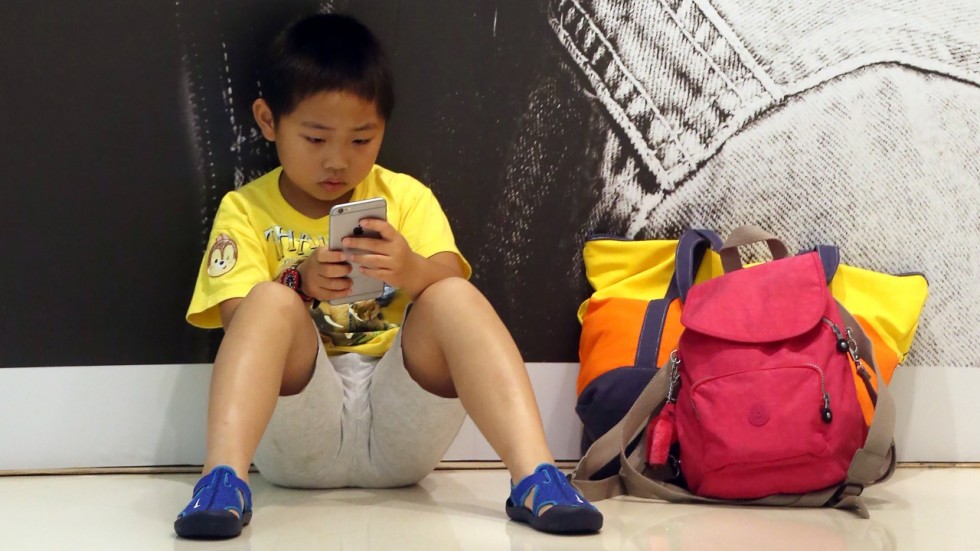Smartphones Should Only Be Given To Children Responsibly South China