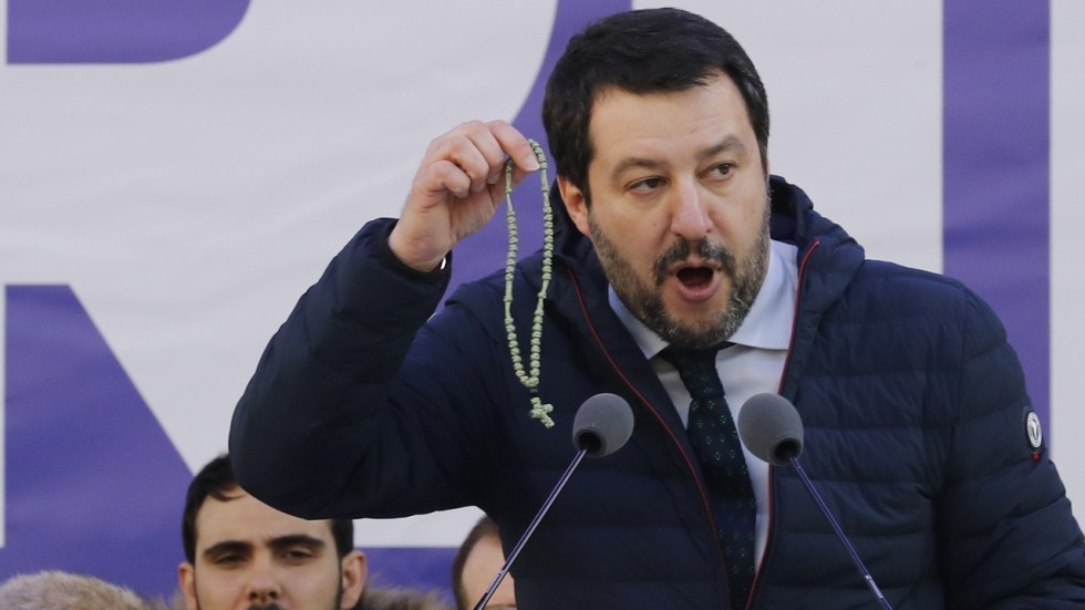 Image result for Photo Matteo Salvini with a rosary in his hand