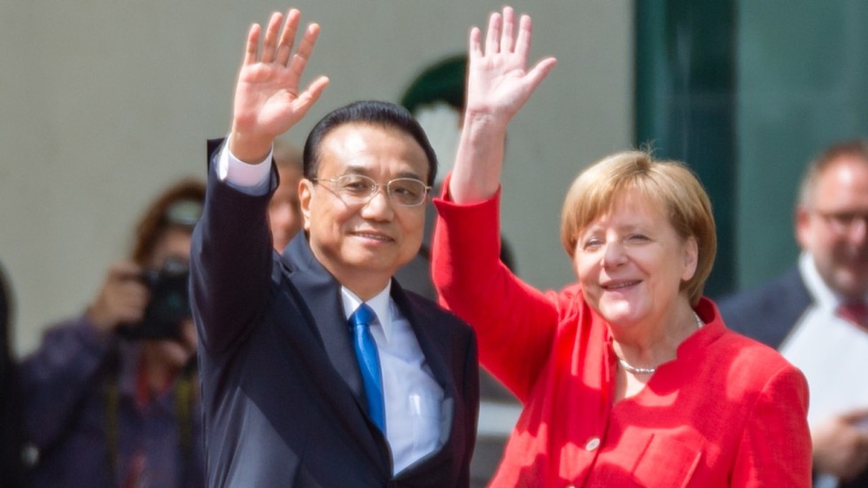 Image result for german chancellor angela merkel shakes hands with chinese prime minister li keqiang