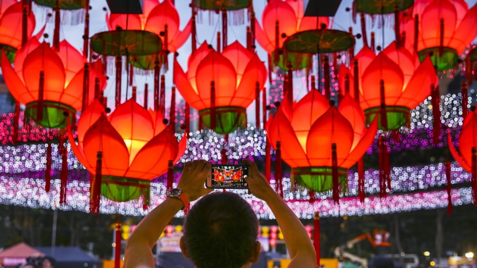 what is mid autumn festival all about chinese legends lanterns