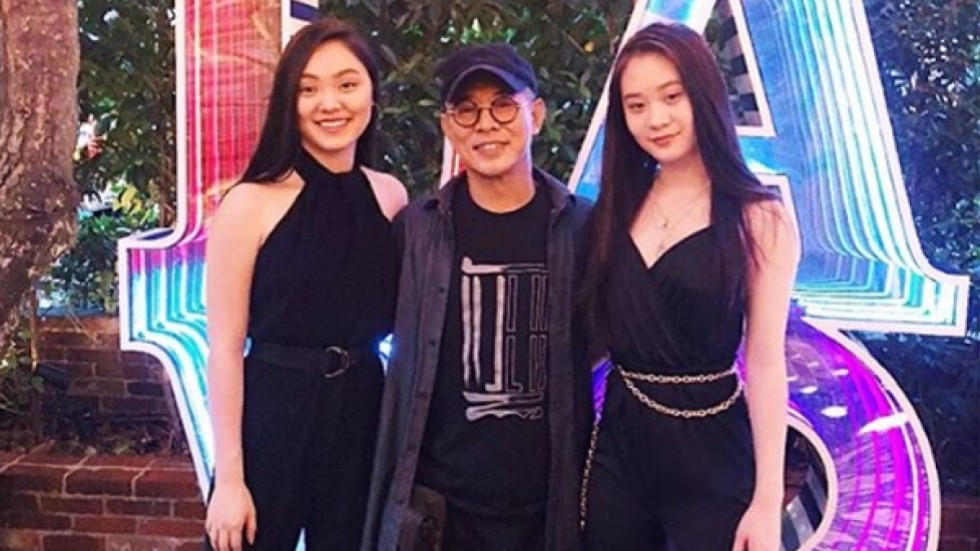 jet li poses with daughters for christmas day picture in rare