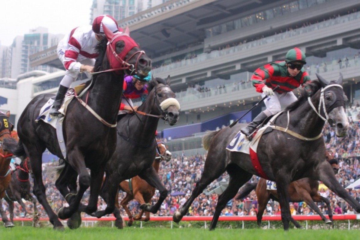 Dominant (maroon blinkers), ridden by Zac Purton, claims his second Queen Mother Memorial Cup. He will now head to the Champions & Chater Cup. Photo: Kenneth Chan