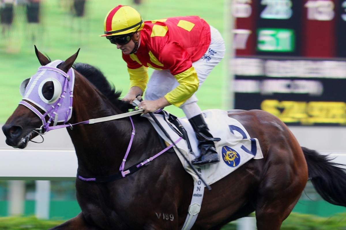 Zac Purton guides Best Reward to an easy victory last start. Photos: Kenneth Chan