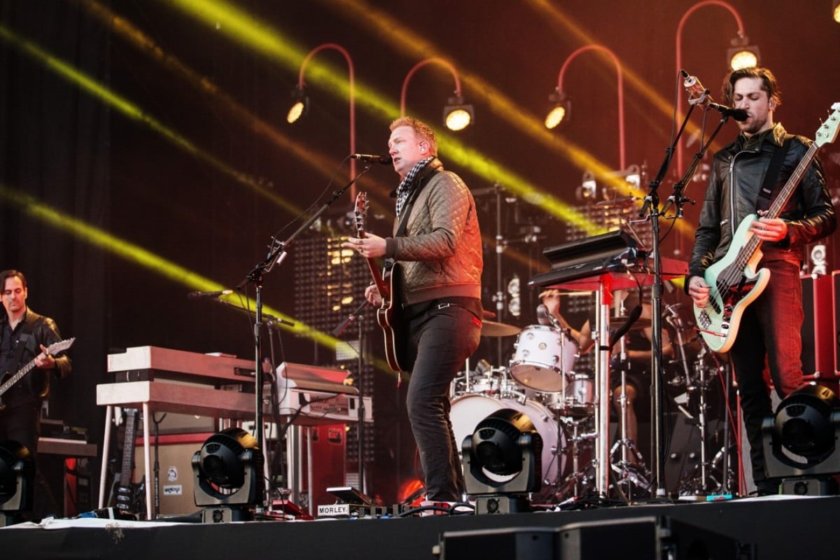 Review Queens of the Stone Age