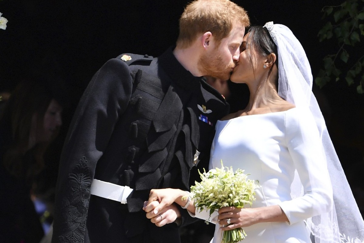 Demure Or Dull Experts Liken Meghan Markle S Givenchy Dress To