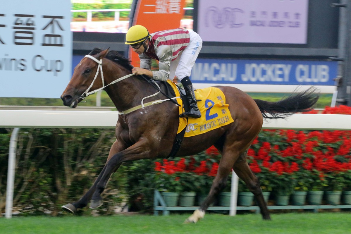 Romantic Touch wins last year’s Macau Hong Kong Trophy. Photos: Kenneth Chan